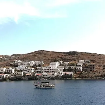 Villa Cycladic La Paloma - κυκλαδίτικο σπίτι δίπλα στον γιαλό *