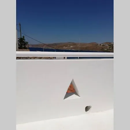 Cycladic La Paloma - κυκλαδίτικο σπίτι δίπλα στον γιαλό *